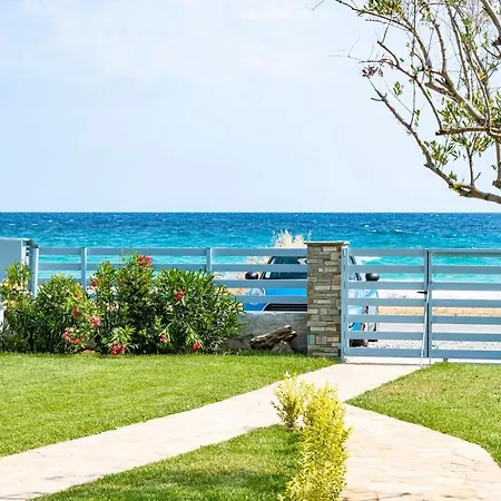 Azzurro Seafront Holiday home