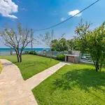 Azzurro Seafront Nea Kallikrateia