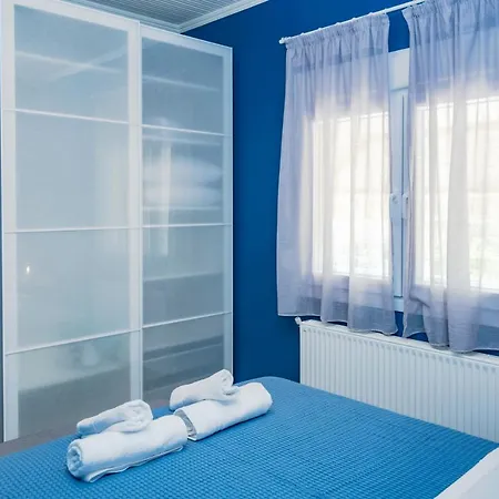 Semesterbostad Azzurro Seafront *