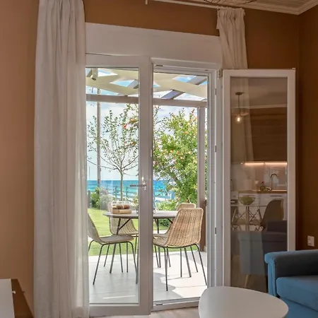 Azzurro Seafront Дом отдыха Nea Kallikrateia
