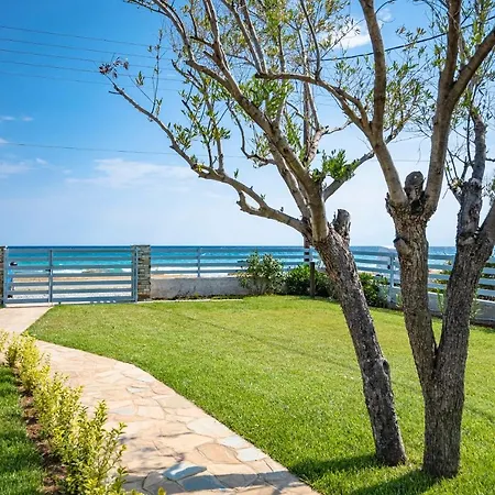 Azzurro Seafront Semesterbostad
