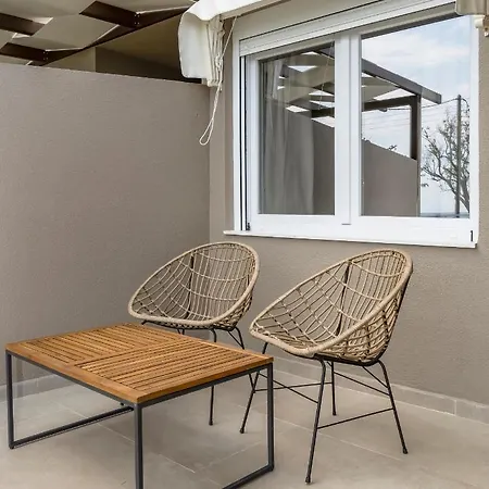 Azzurro Seafront Holiday home