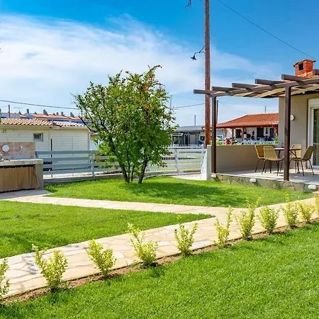 Дом отдыха Azzurro Seafront *