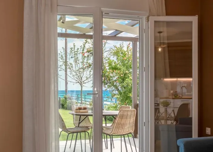 Azzurro Seafront Дом отдыха Nea Kallikrateia